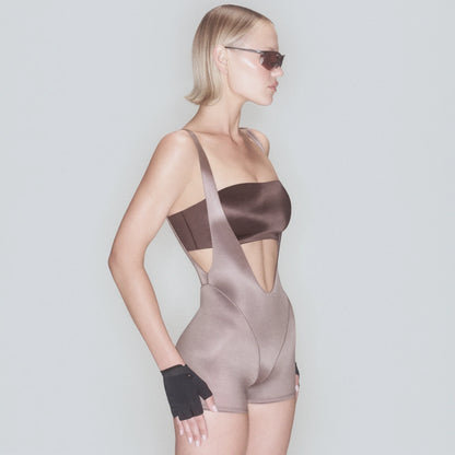 NikeSKIMS SATIN SHINE SUSPENDER 2.5" ONESIE | RESIN