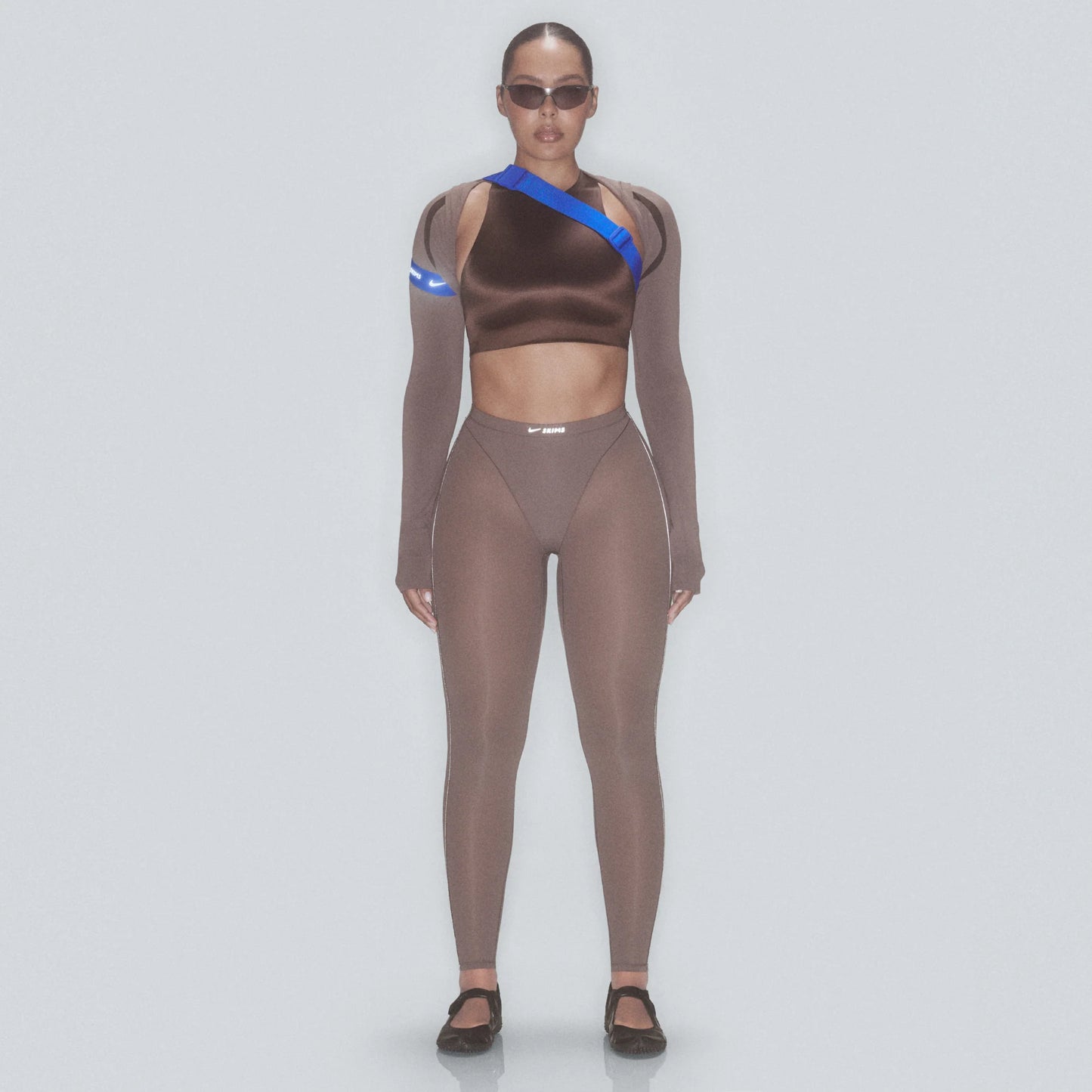 NikeSKIMS WEIGHTLESS LAYERS V-PANEL 28" LEGGING | RESIN