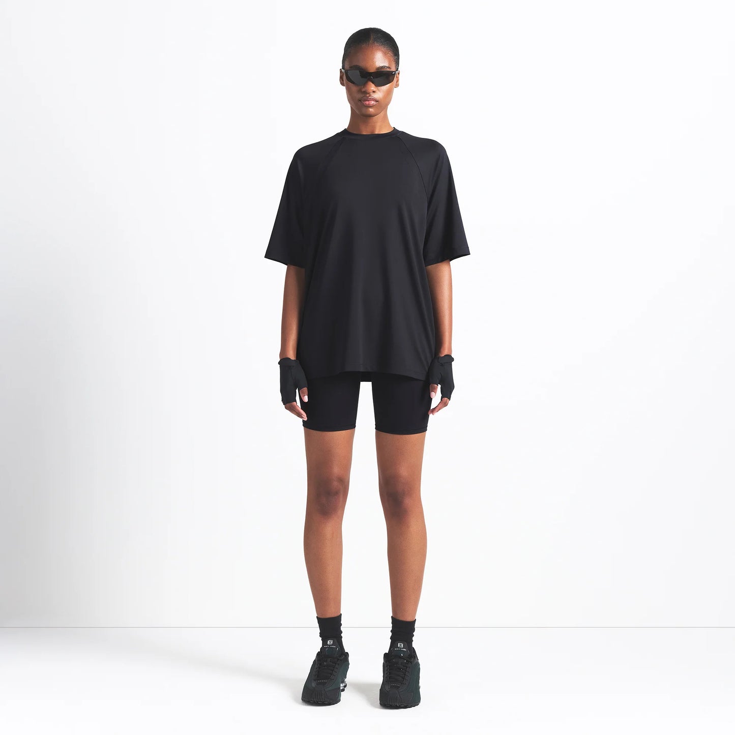 NikeSKIMS AIRY OVERSIZED T-SHIRT | OBSIDIAN
