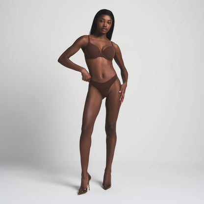 FITS EVERYBODY DIPPED FRONT THONG | COCOA