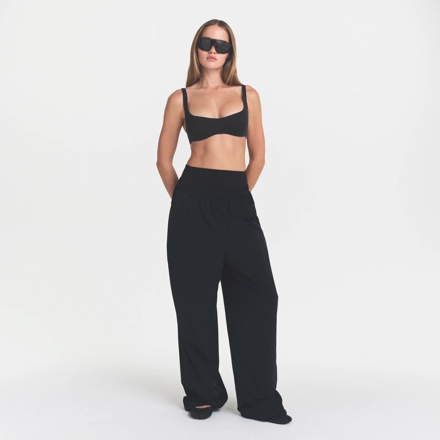 NikeSKIMS STUDIO STRETCH SEAM FRONT MICRO BRA | OBSIDIAN