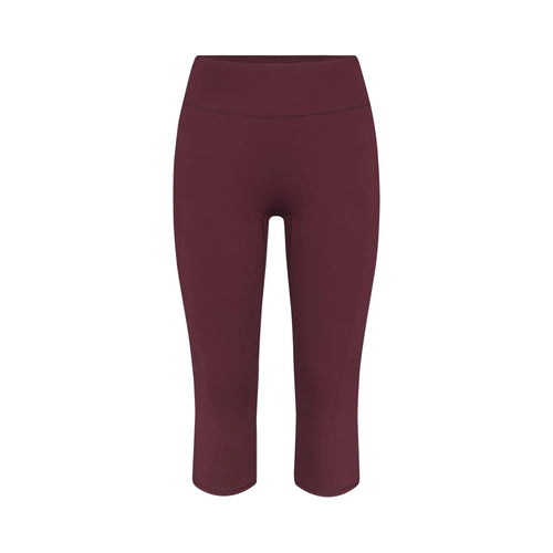 NikeSKIMS MATTE 17" CAPRI LEGGING | CURRANT