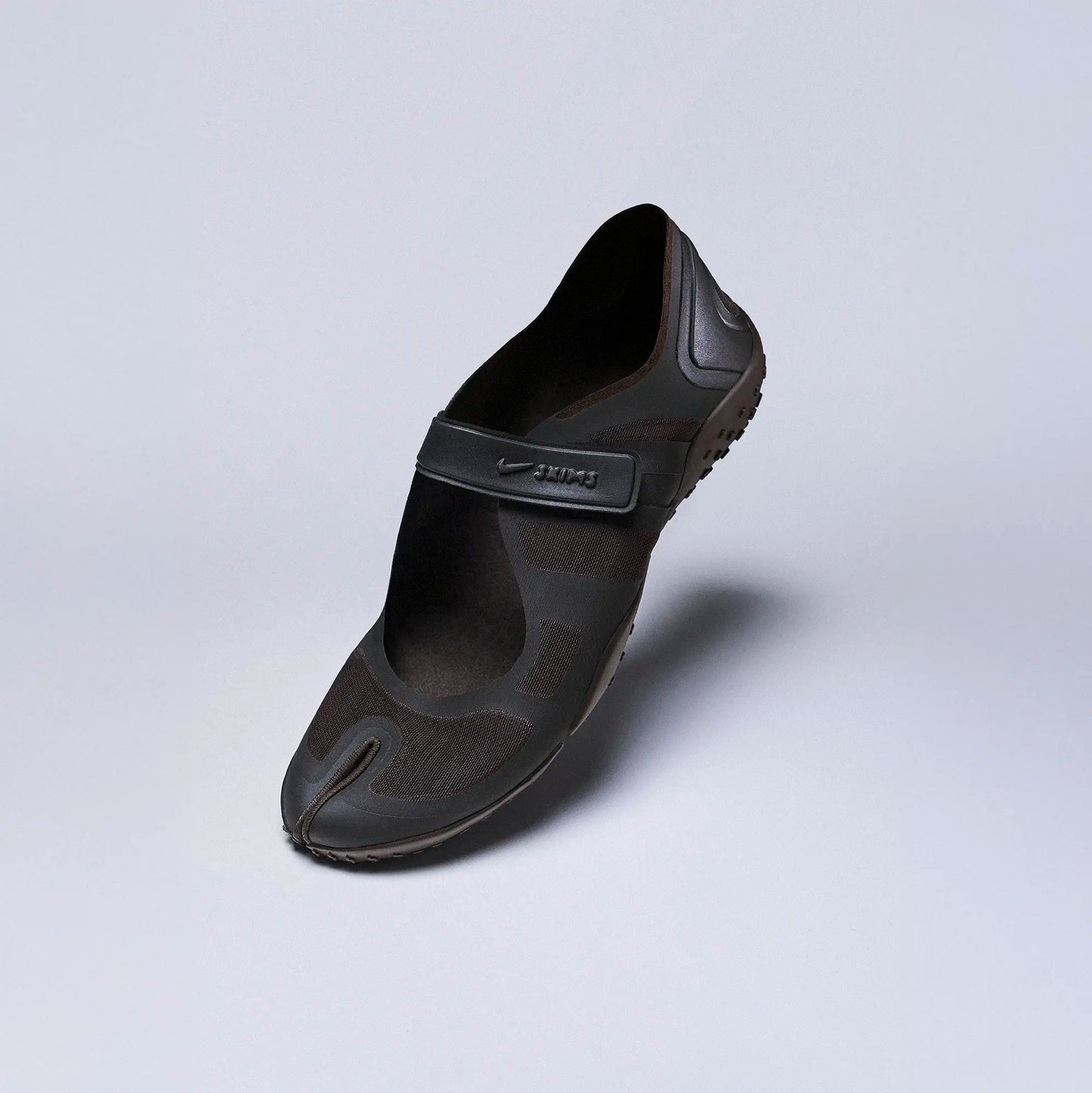 NikeSKIMS FOOTWEAR RIFT MESH | VELVET BROWN