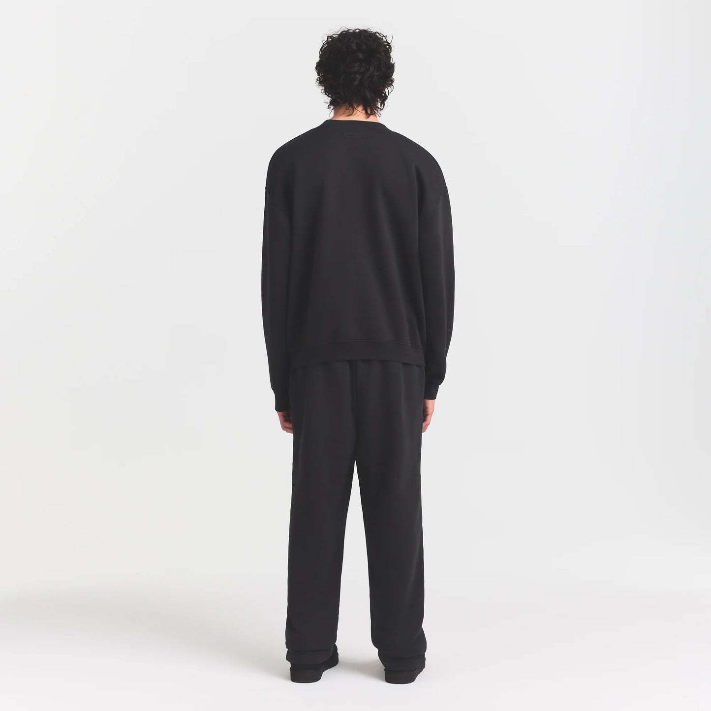 FLEECE LOUNGE MENS RELAXED HIGH CREWNECK | WASHED ONYX