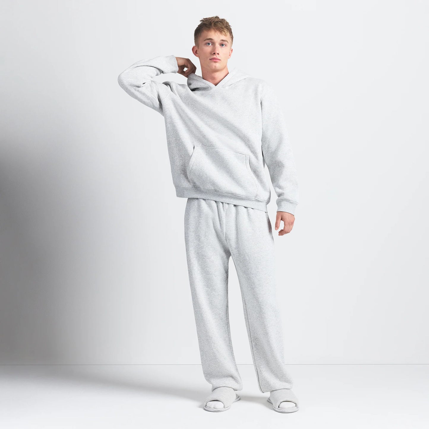 FLEECE LOUNGE MENS RELAXED HOODIE | LIGHT HEATHER GREY