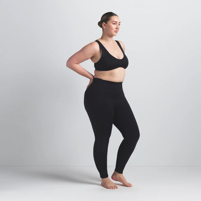 NikeSKIMS MATTE KNEE GRIP 26" LEGGING | OBSIDIAN
