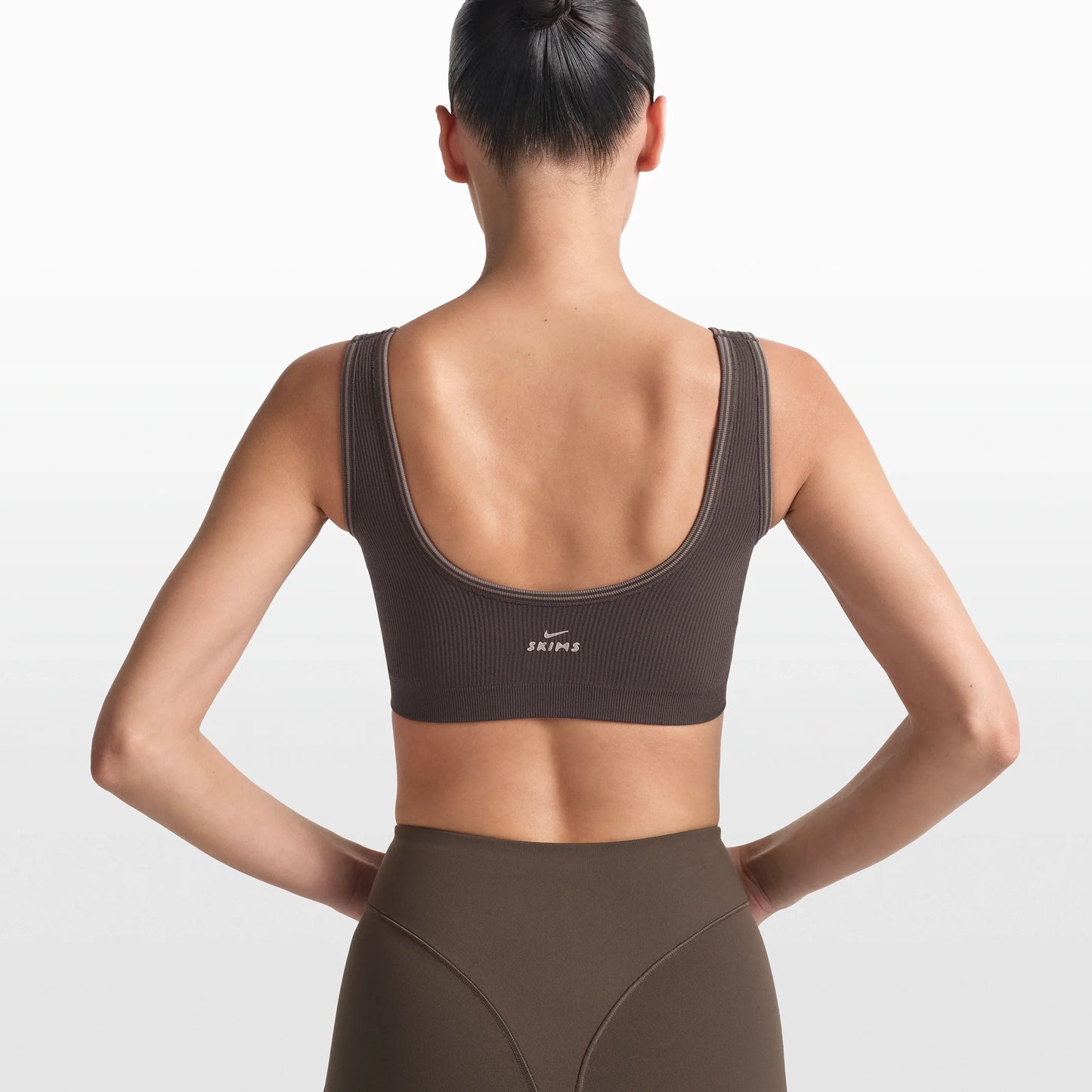 NikeSKIMS RIBBED SEAMLESS SCOOP BRA | PHOENIX