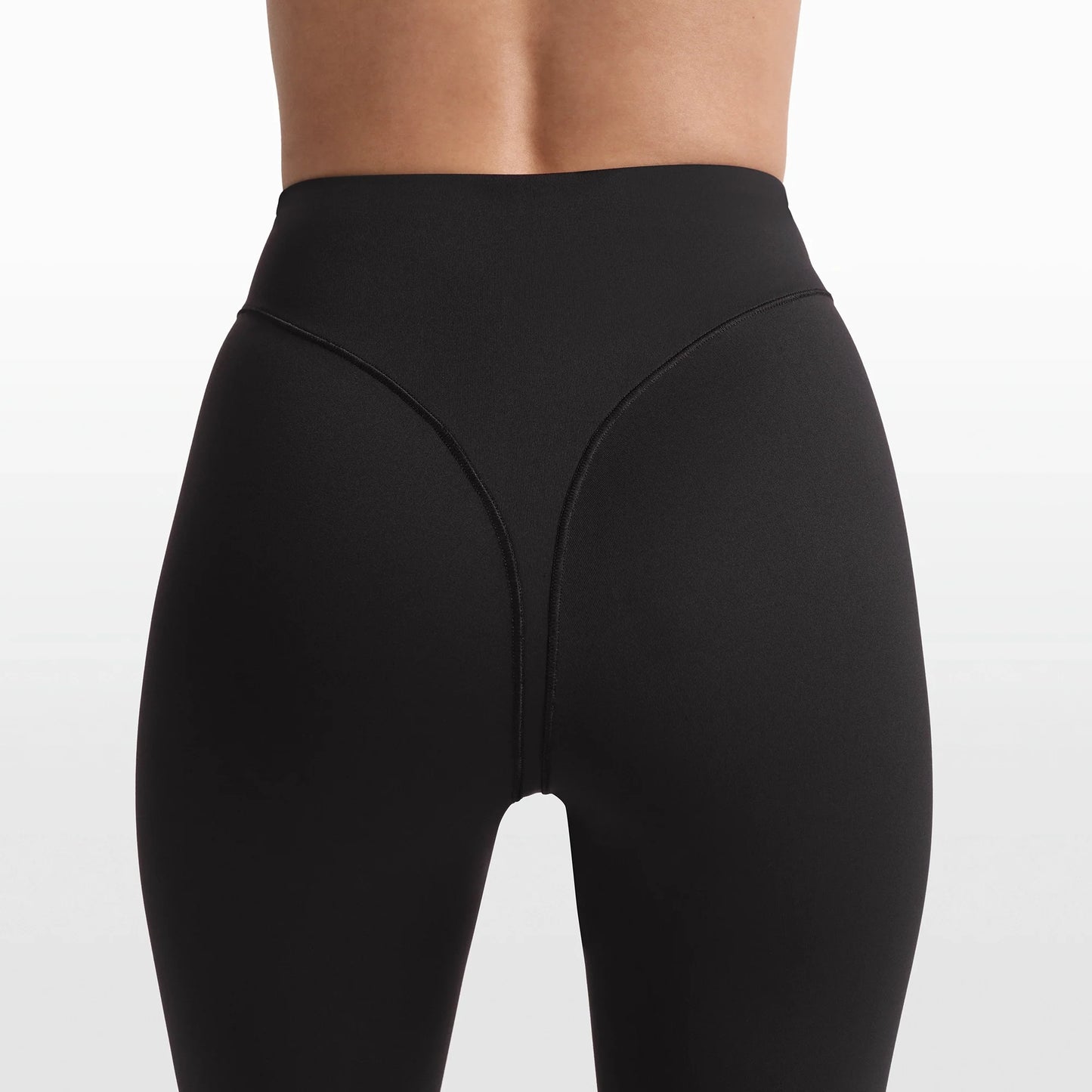 NikeSKIMS MATTE 17" V-LINE CAPRI LEGGING | OBSIDIAN