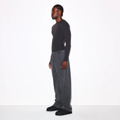 FITS EVERYBODY MENS SLIM LONG SLEEVE T-SHIRT | ONYX