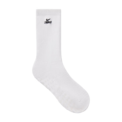 NikeSKIMS ACCESSORIES DRI-FIT™ PILATES GRIP CREW SOCK | SNOW
