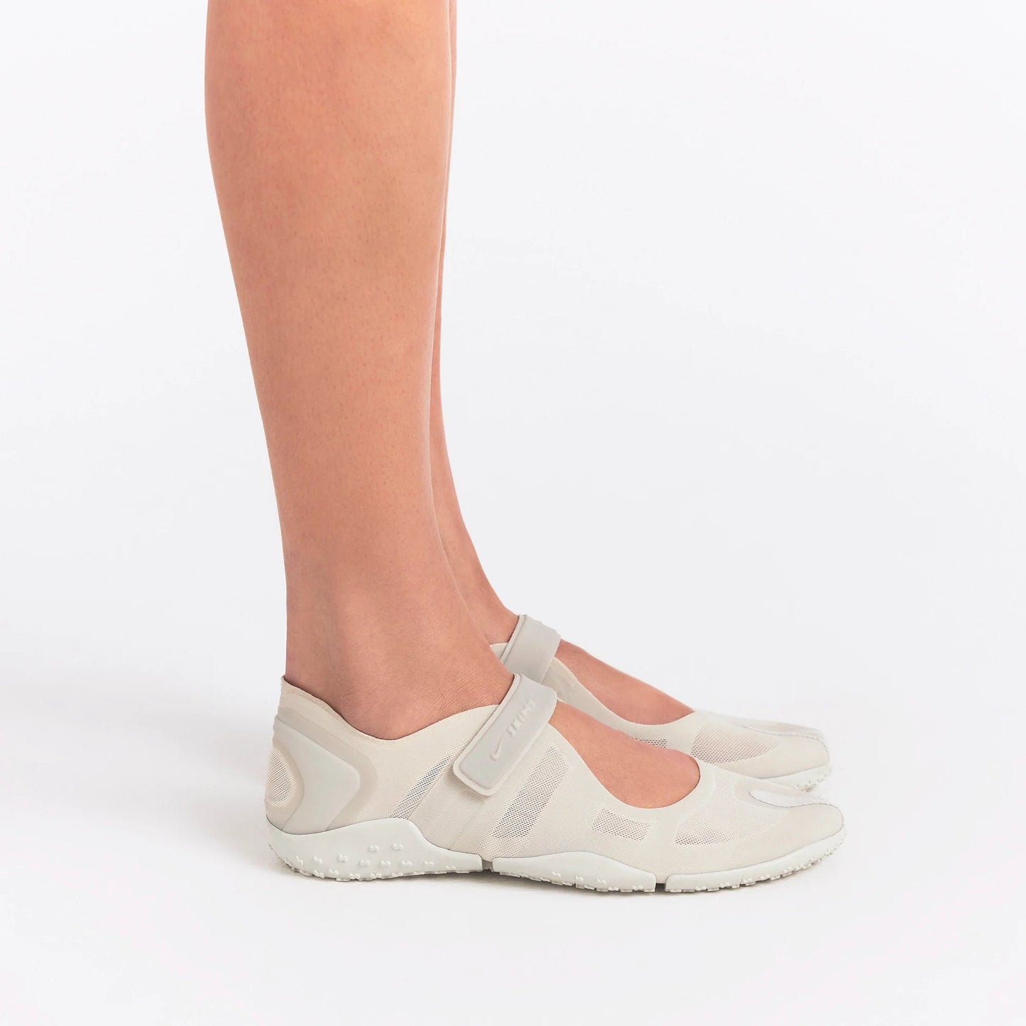 NikeSKIMS FOOTWEAR RIFT MESH | LT BONE