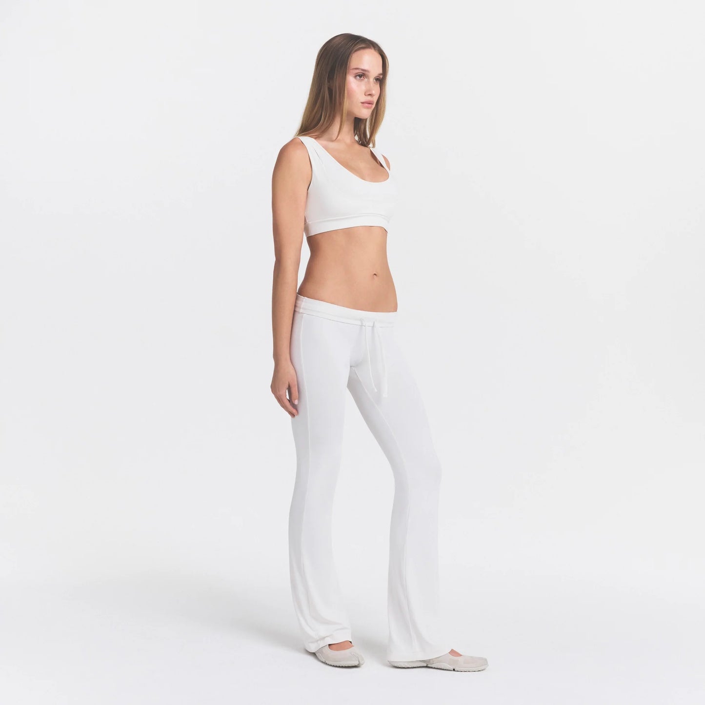 NikeSKIMS AIRY DRI-FIT™ LOW RISE MINI FLARE PANT | IVORY