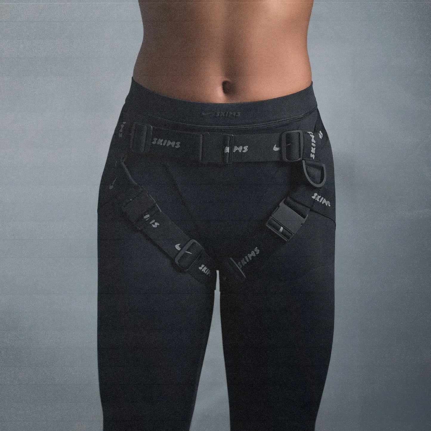 NikeSKIMS MATTE V-LINE 26" LEGGING | OBSIDIAN
