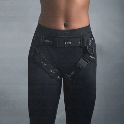 NikeSKIMS MATTE V-LINE 26" LEGGING | OBSIDIAN