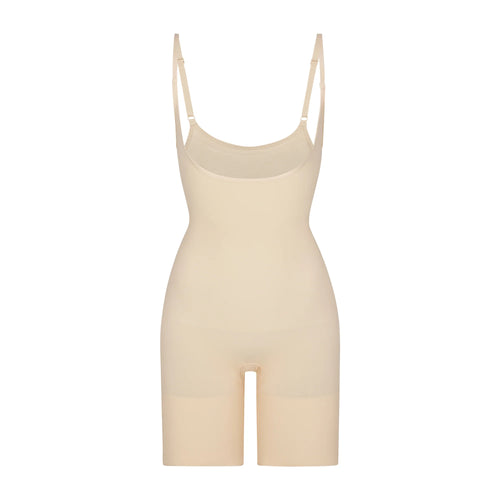 SEAMLESS SCULPT BUTT LIFTING OPEN BUST BODYSUIT | SAND