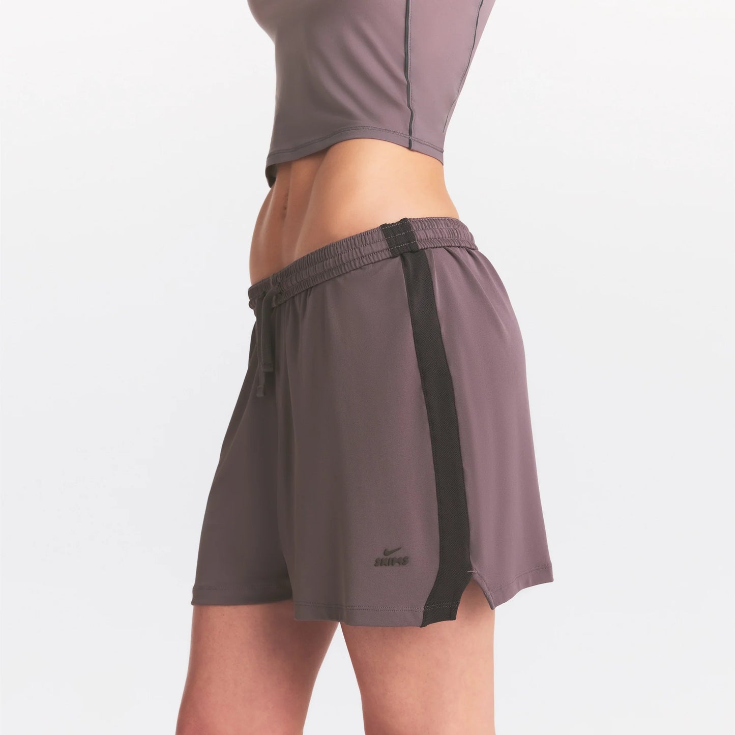 NikeSKIMS STRETCH KNIT SHORT | RESIN