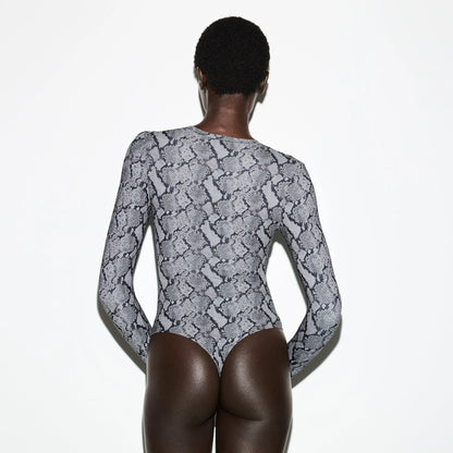 FITS EVERYBODY LONG SLEEVE CREW NECK BODYSUIT | SHADOW SNAKE PRINT