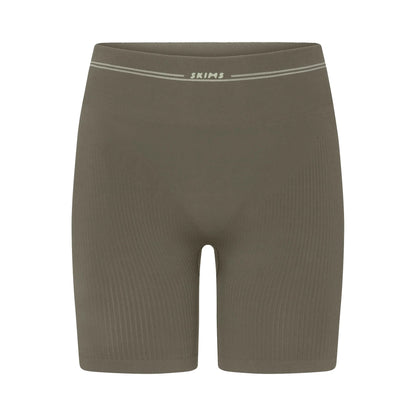 NikeSKIMS RIBBED SEAMLESS 5" BIKER SHORT | DUSTY OAKMOSS