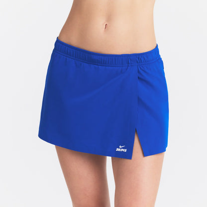 NikeSKIMS STRETCH NYLON SKORT | COBALT
