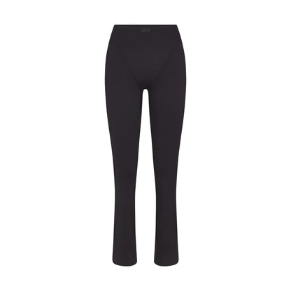 NikeSKIMS MATTE V-LINE 39" STRAIGHT LEGGING | OBSIDIAN