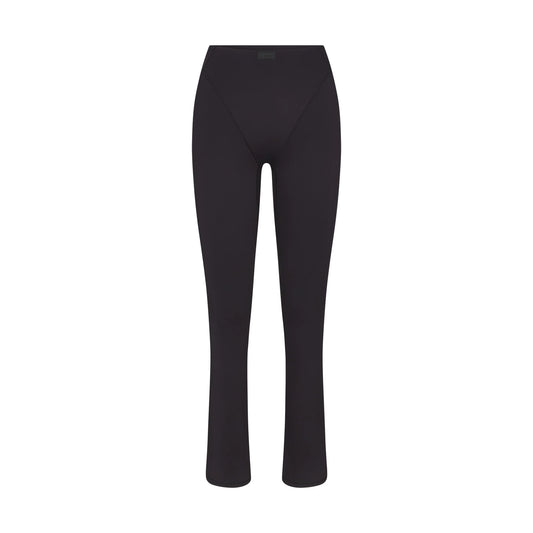NikeSKIMS MATTE V-LINE 39" STRAIGHT LEGGING | OBSIDIAN