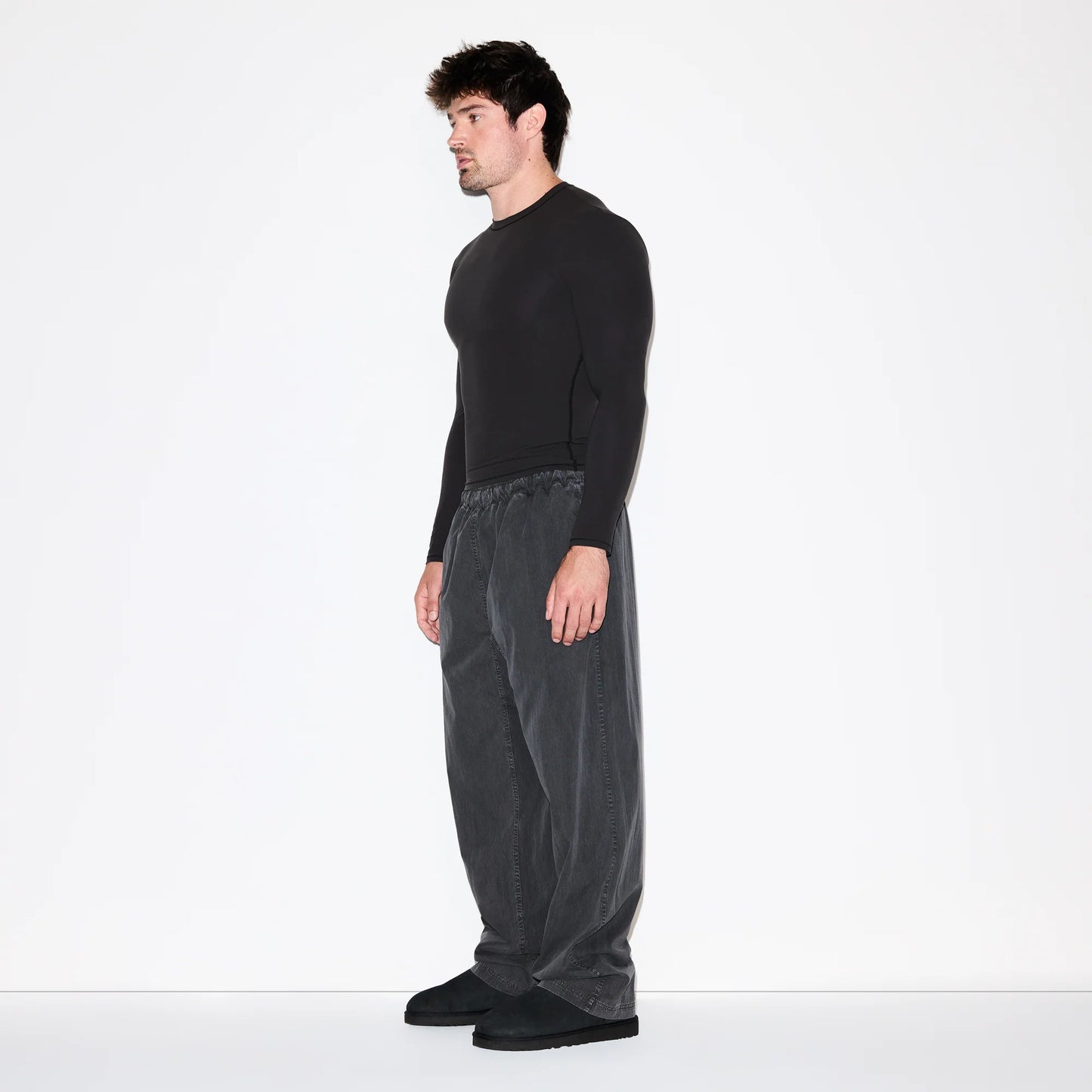 FITS EVERYBODY MENS SLIM LONG SLEEVE T-SHIRT | ONYX