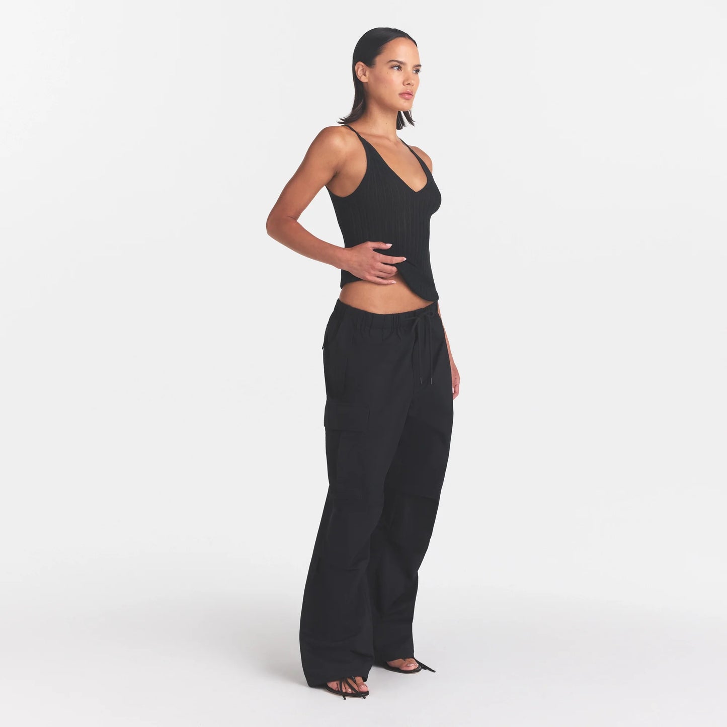 WOVEN COTTON OVERSIZED LOW RISE CARGO PANT | ONYX