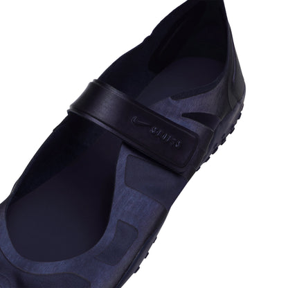 NikeSKIMS FOOTWEAR RIFT SATIN | NAVY
