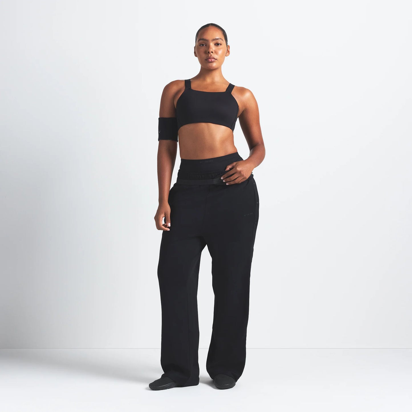 NikeSKIMS MATTE WIDE STRAP BRA | OBSIDIAN