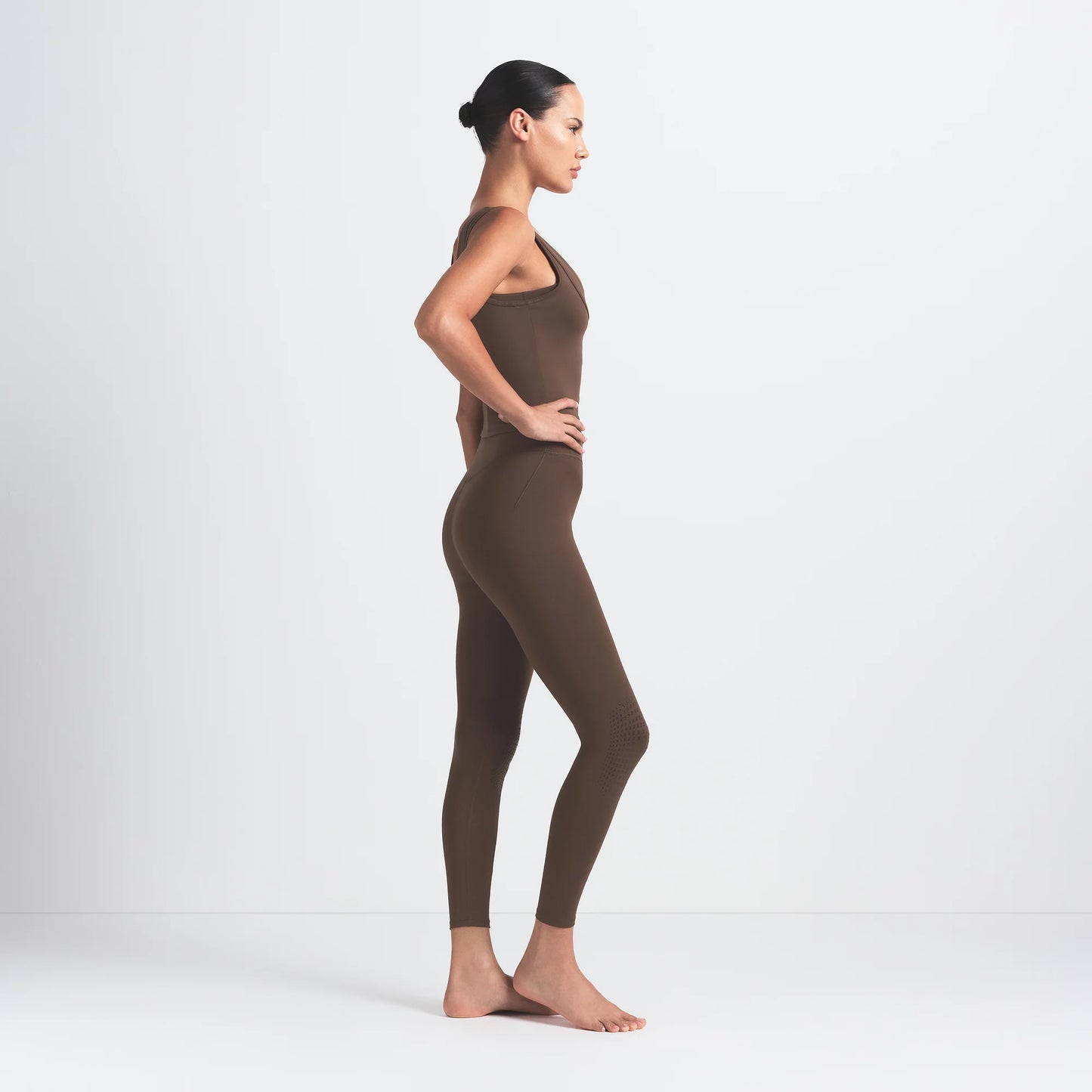 NikeSKIMS MATTE KNEE GRIP 26" LEGGING | DARK SEPIA