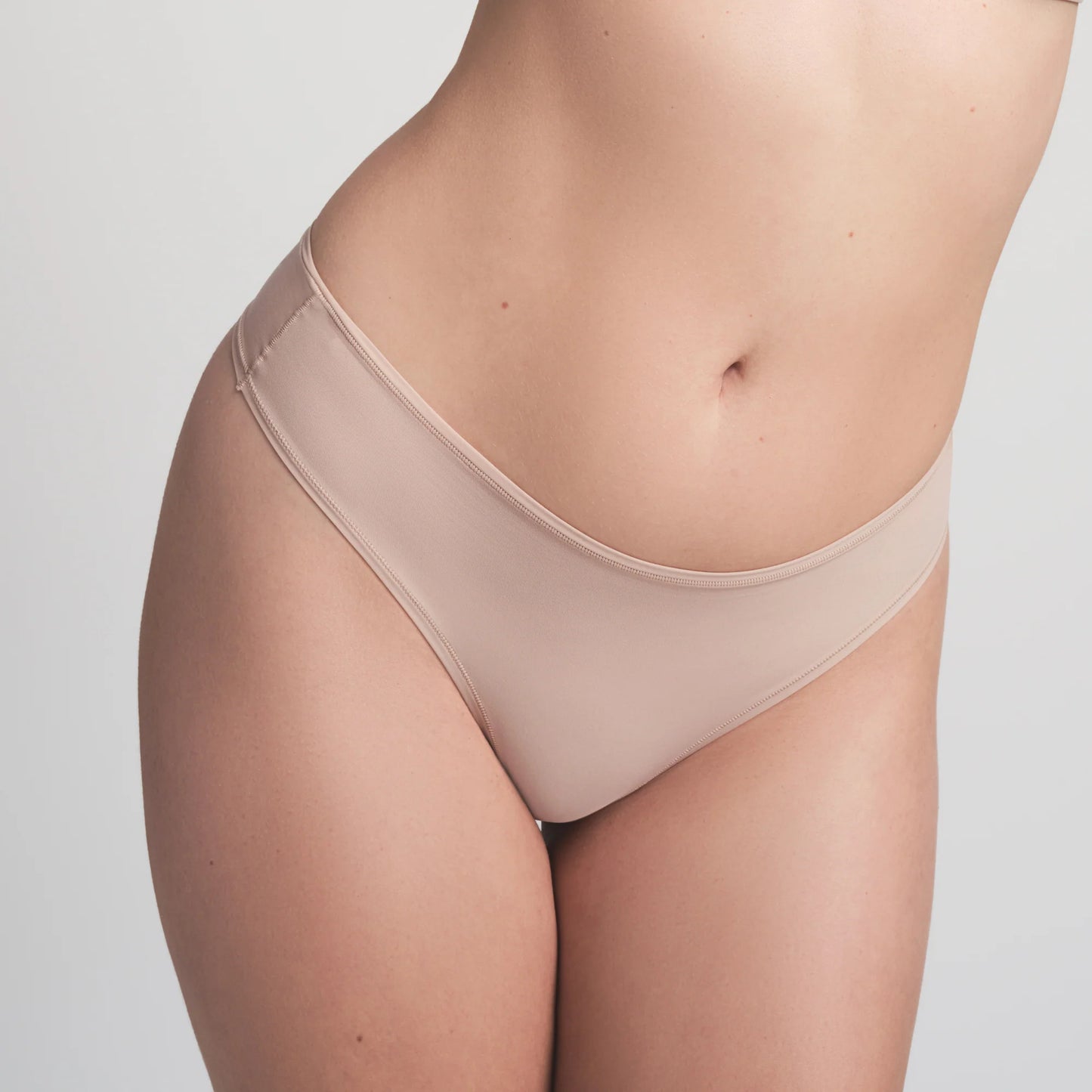 FITS EVERYBODY THONG | MICA