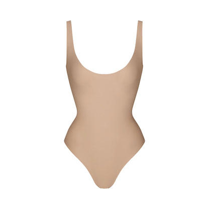 SKIMS BODY SCOOP LOW BACK THONG BODYSUIT | CLAY