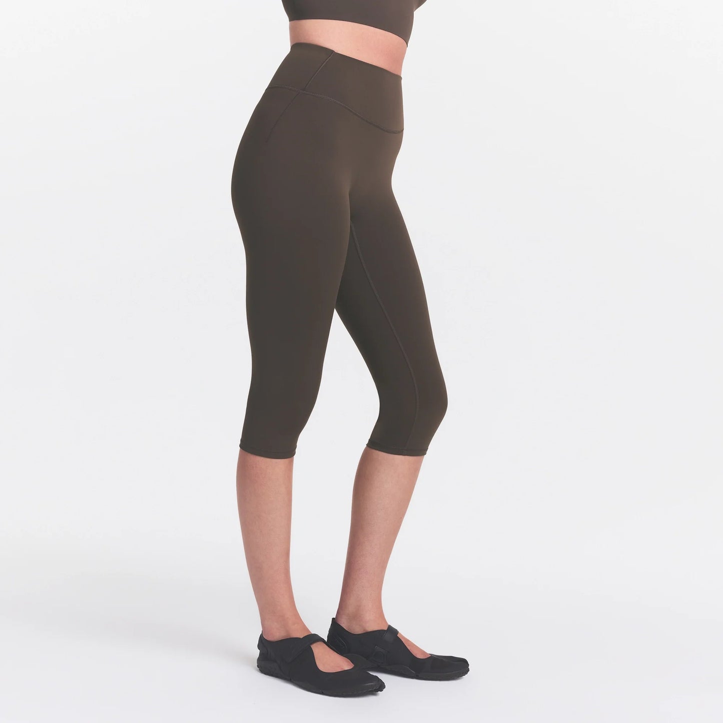 NikeSKIMS MATTE 17" CAPRI LEGGING | DARK SEPIA