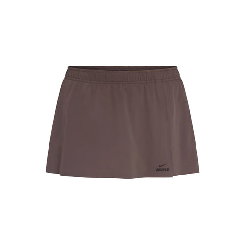 NikeSKIMS STRETCH NYLON SKORT | RESIN