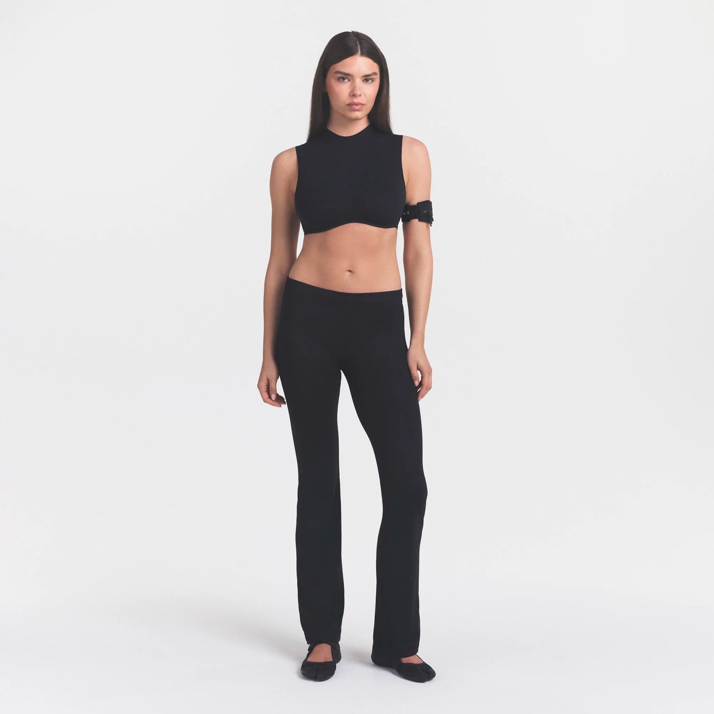 NikeSKIMS STUDIO STRETCH MOCK NECK BRA TOP | OBSIDIAN