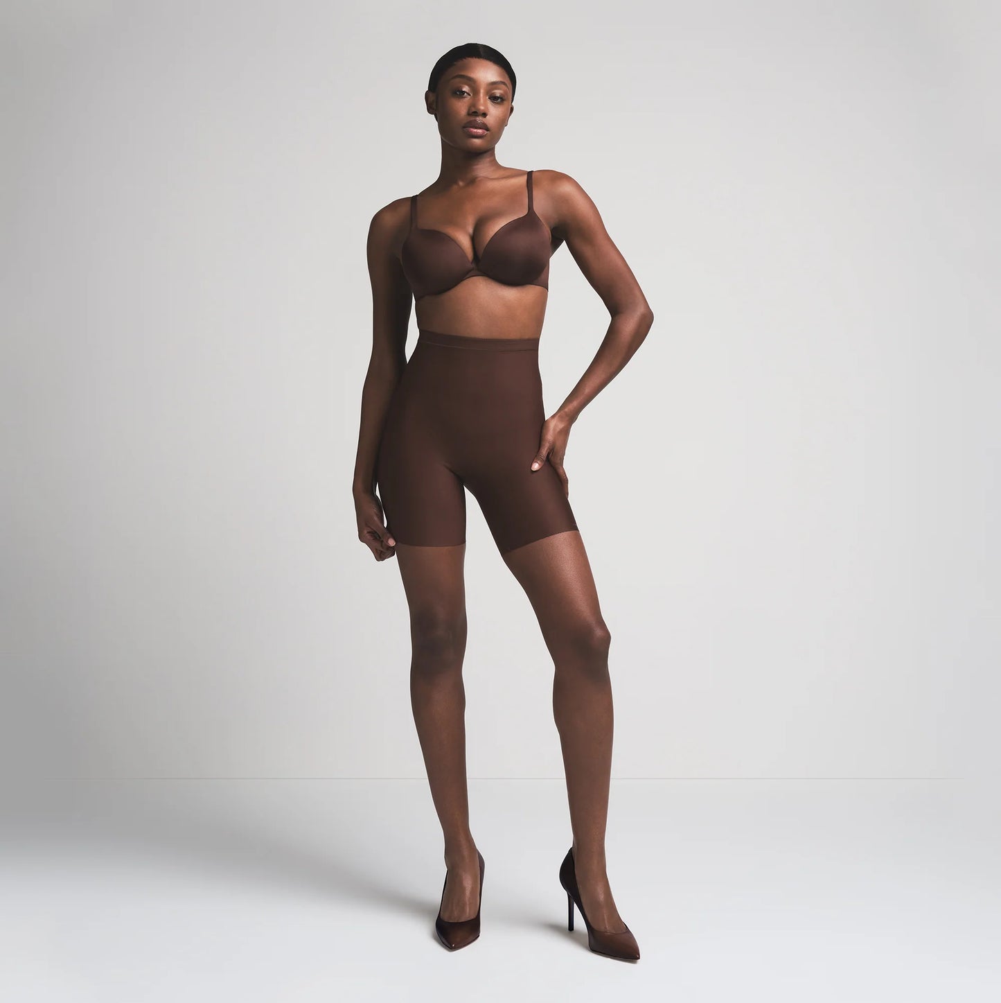SKIMS BODY CORE SCULPT MID RISE SHORT | COCOA