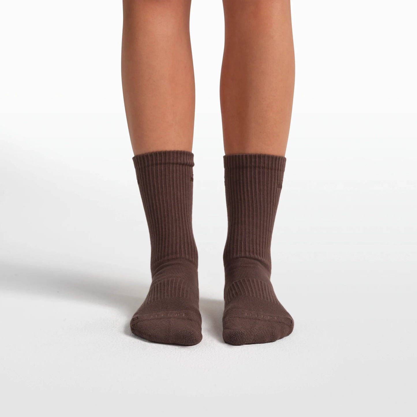 NikeSKIMS ACCESSORIES DRI-FIT™ PILATES GRIP CREW SOCK | DARK SEPIA