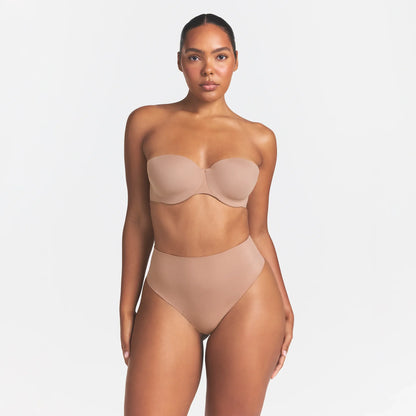 SMOOTHING INTIMATES STRAPLESS BRA | SIENNA