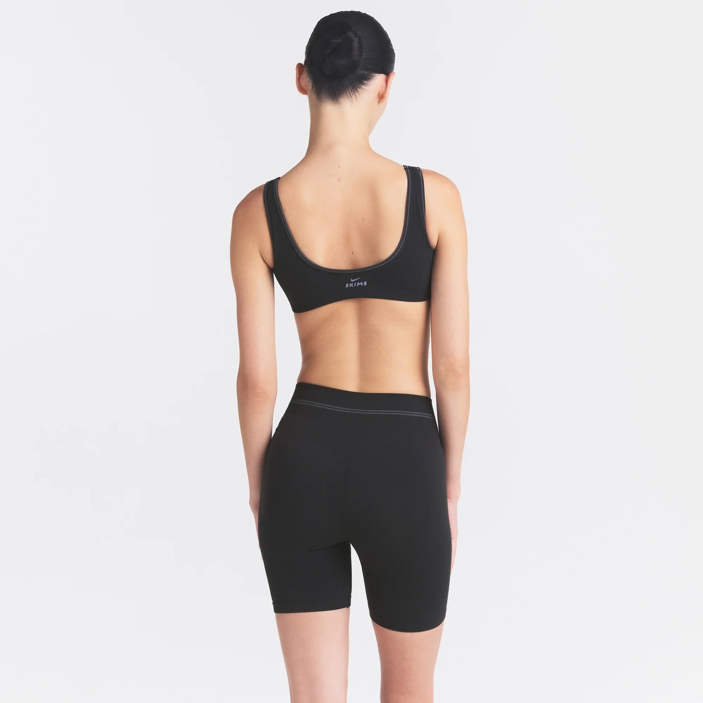 NikeSKIMS RIBBED SEAMLESS 5" BIKER SHORT | OBSIDIAN