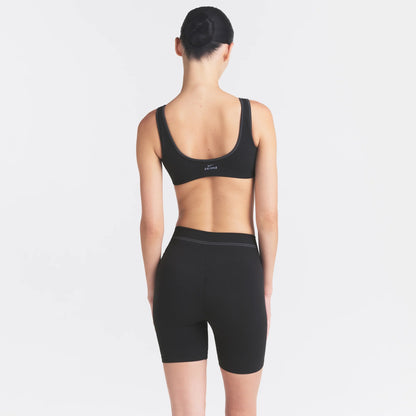 NikeSKIMS RIBBED SEAMLESS 5" BIKER SHORT | OBSIDIAN