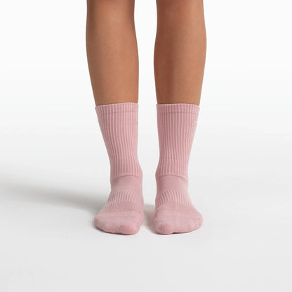 NikeSKIMS ACCESSORIES DRI-FIT™ PILATES GRIP CREW SOCK | HIMALAYAN