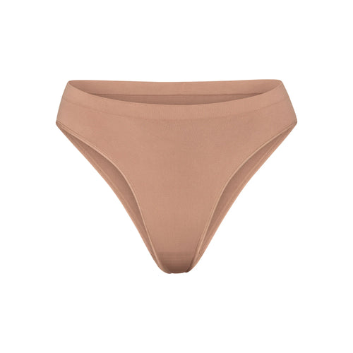 SOFT SMOOTHING SEAMLESS BRIEF | SIENNA