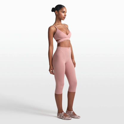 NikeSKIMS MATTE 17" V-LINE CAPRI LEGGING | HIMALAYAN