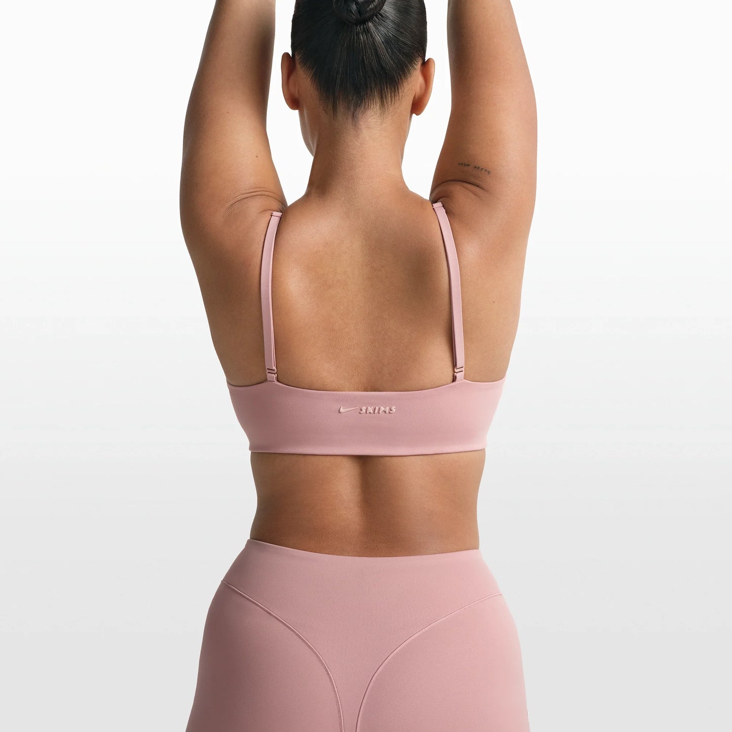NikeSKIMS MATTE MICRO SCOOP BRA | HIMALAYAN