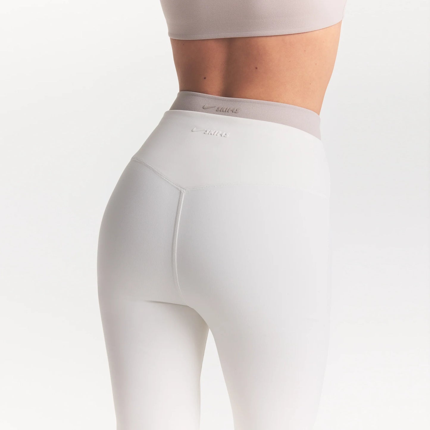NikeSKIMS MATTE SLIM FLARE LEGGING | IVORY