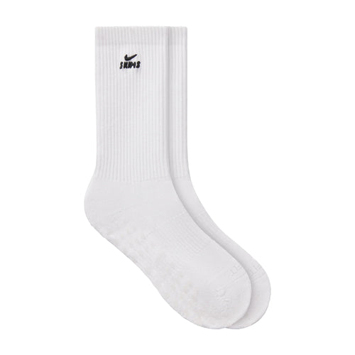 NikeSKIMS ACCESSORIES DRI-FIT™ PILATES GRIP CREW SOCK | SNOW