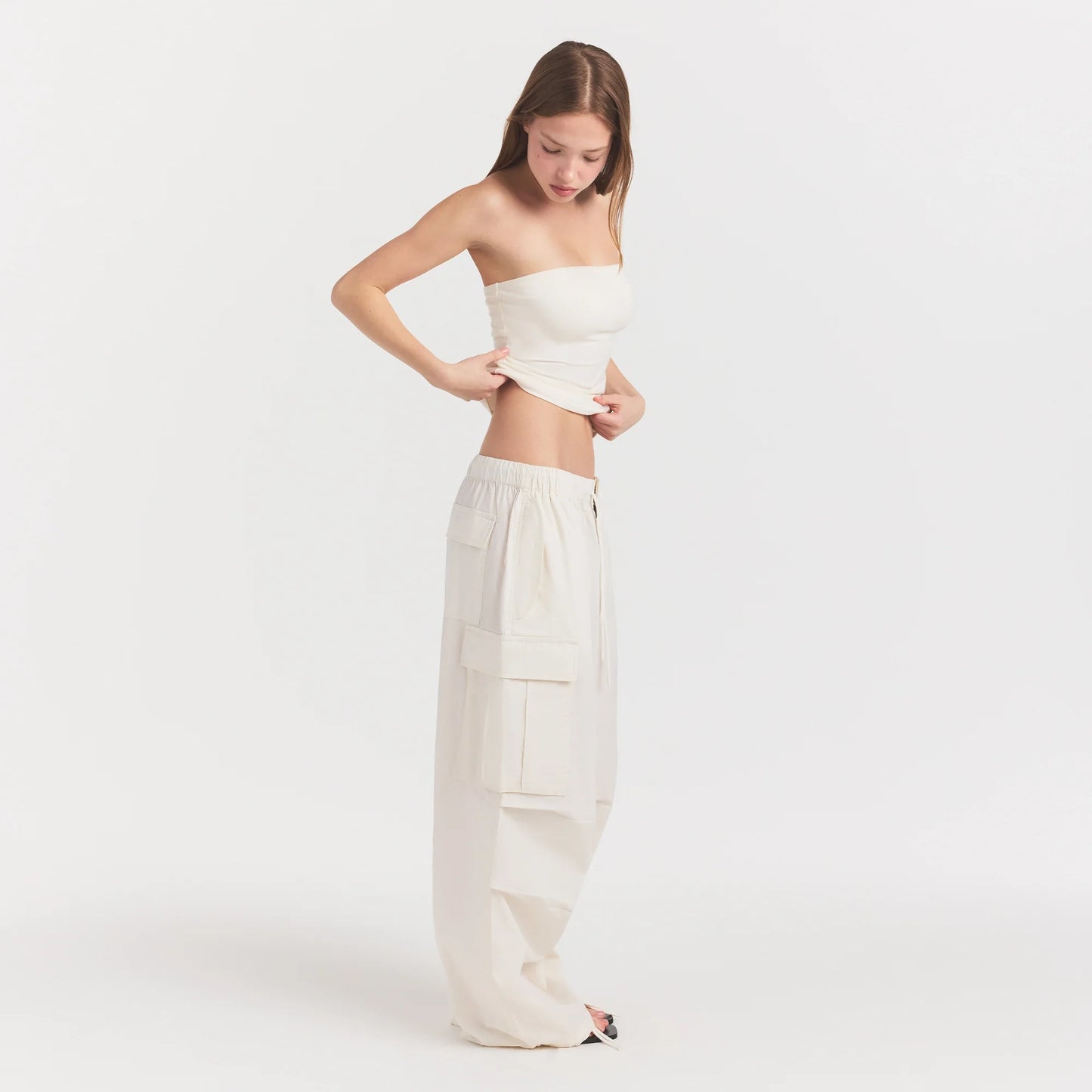 WOVEN COTTON OVERSIZED LOW RISE CARGO PANT | EGRET