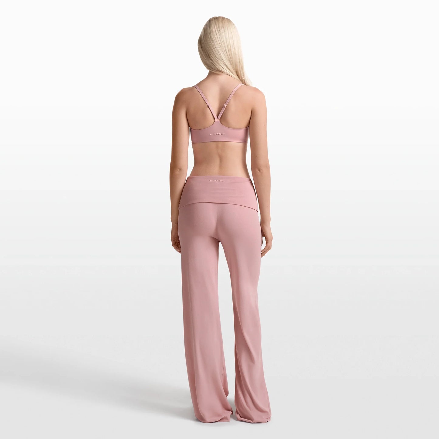 NikeSKIMS MATTE CONTOUR CAMI BRA | HIMALAYAN