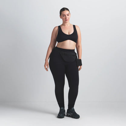 NikeSKIMS MATTE SHAPING SCOOP BRA | OBSIDIAN