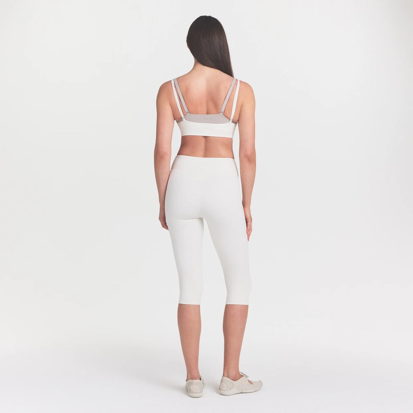 NikeSKIMS MATTE 17" CAPRI LEGGING | IVORY